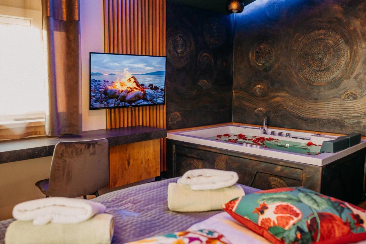 Villa Sunset Pool & Spa Apartments 吉格涅斯科斐耶 外观 照片