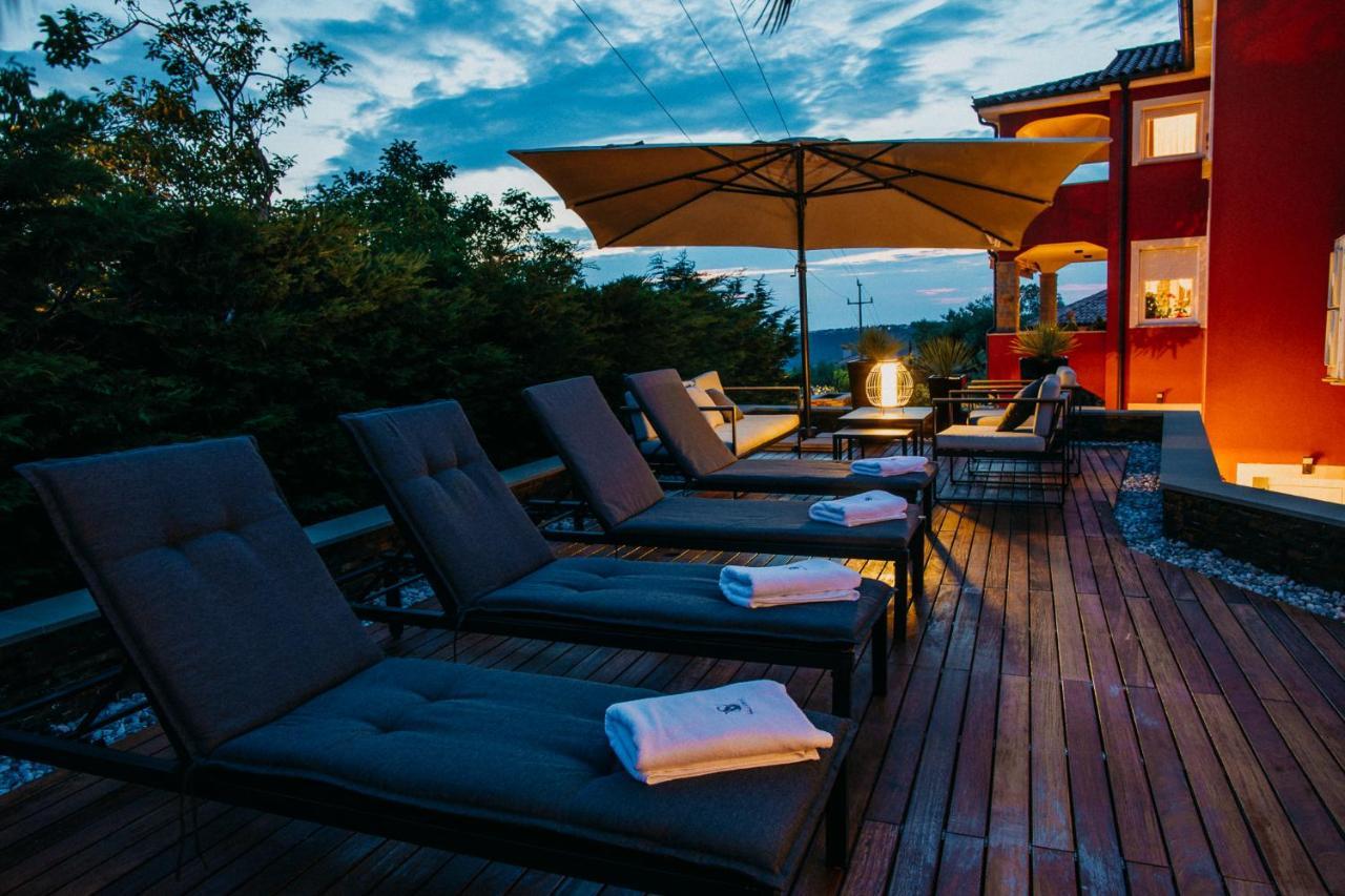 Villa Sunset Pool & Spa Apartments 吉格涅斯科斐耶 外观 照片